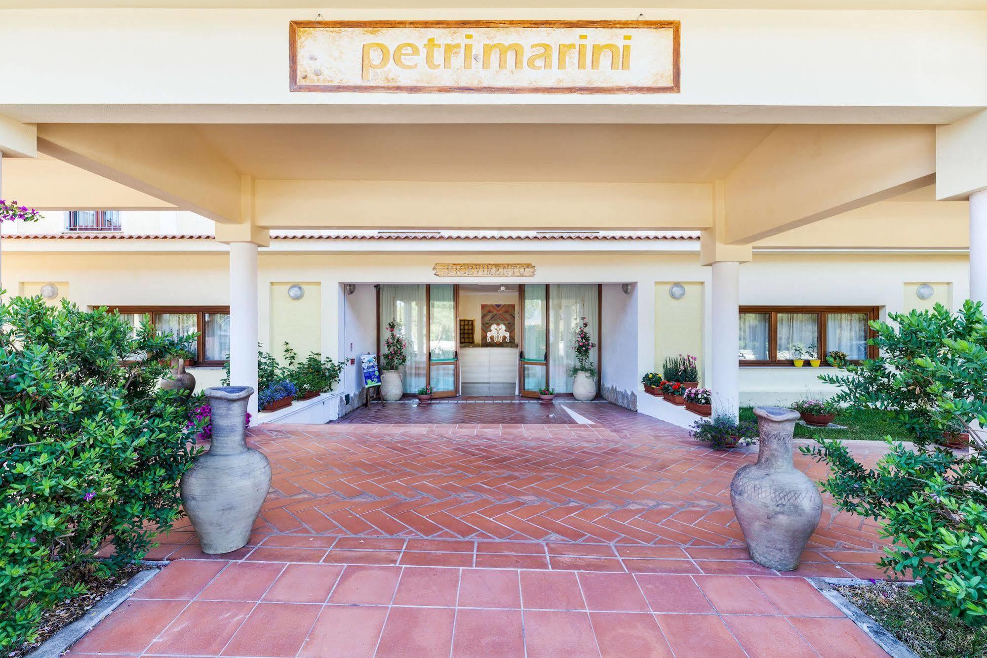 Hotel Petri Marini Aglientu Exterior photo