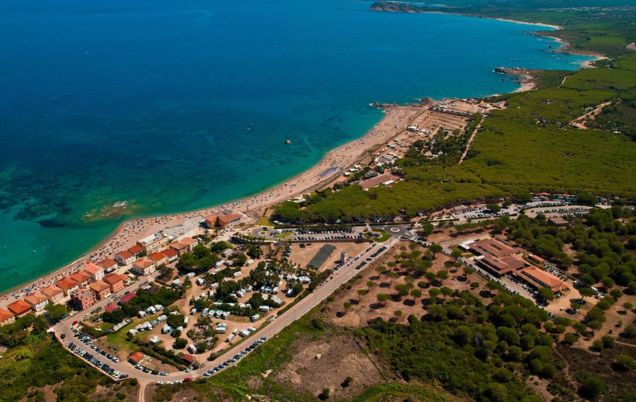 Hotel Petri Marini Aglientu Exterior photo